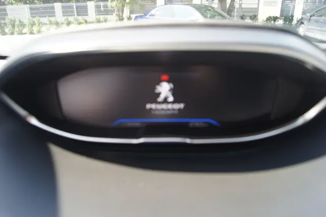 PEUGEOT 5008 Active Pack 130 S&S EAT