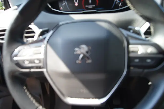 PEUGEOT 5008 Active Pack 130 S&S EAT
