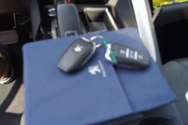 PEUGEOT 5008 Active Pack 130 S&S EAT