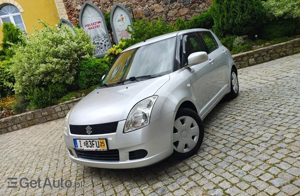 SUZUKI Swift 