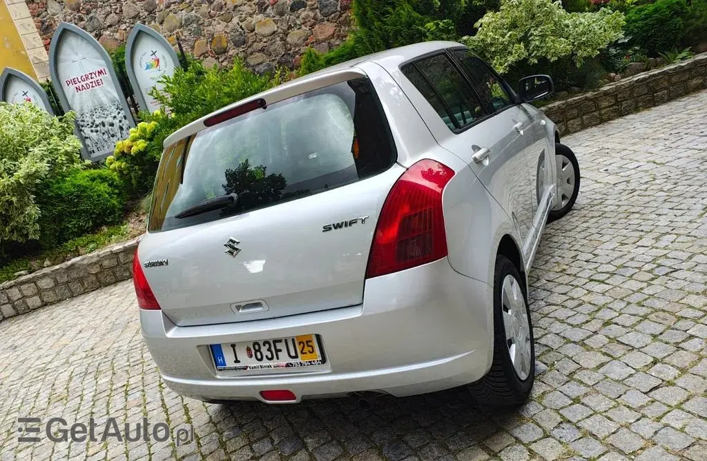 SUZUKI Swift 