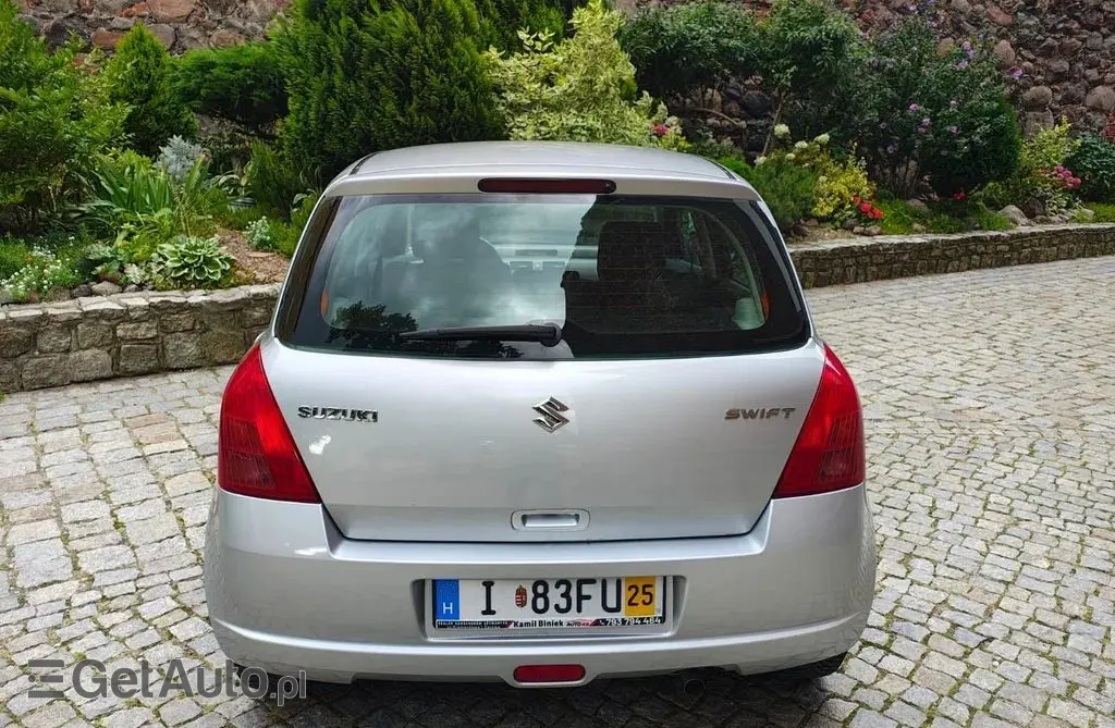 SUZUKI Swift 