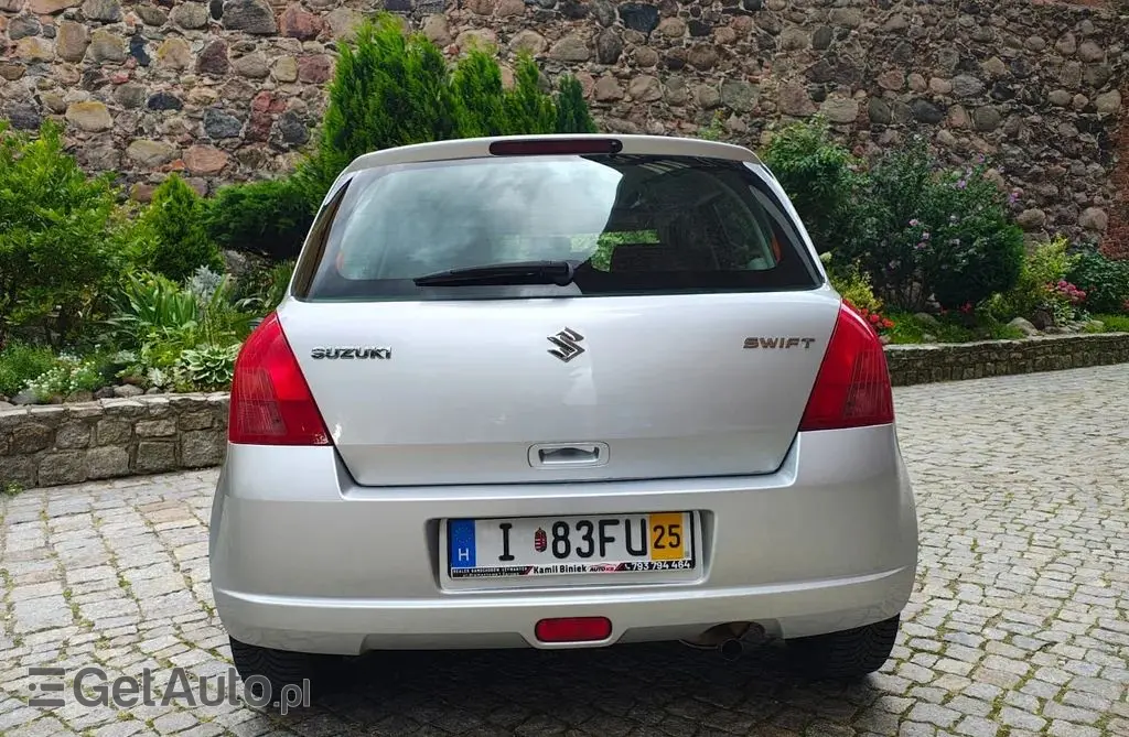 SUZUKI Swift 