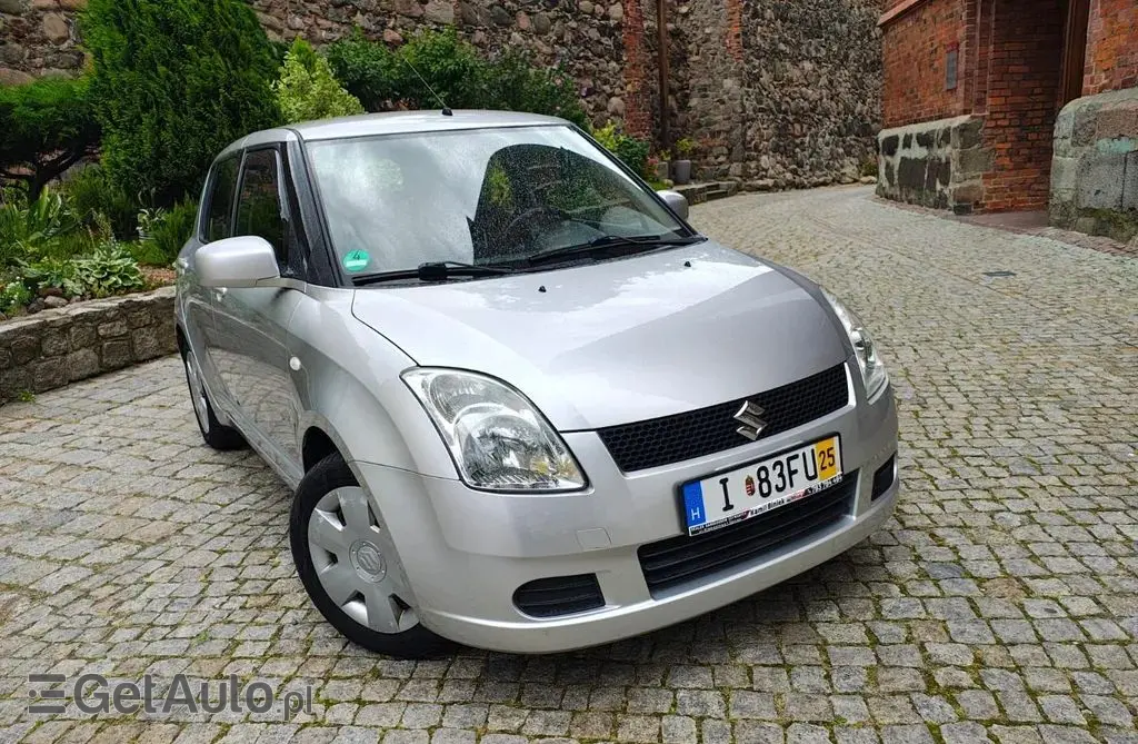 SUZUKI Swift 