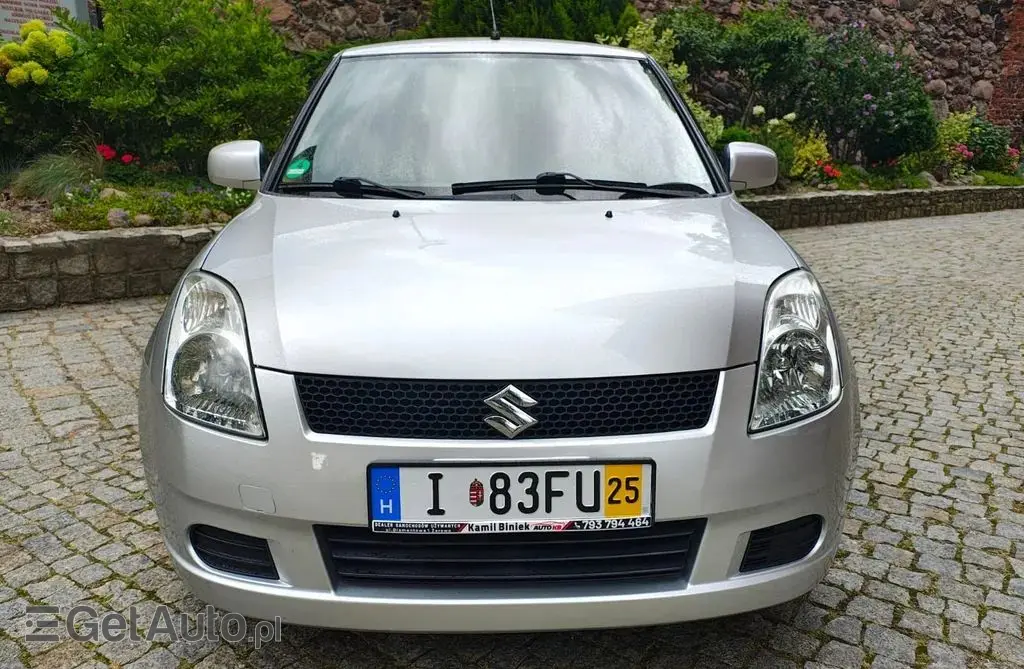 SUZUKI Swift 