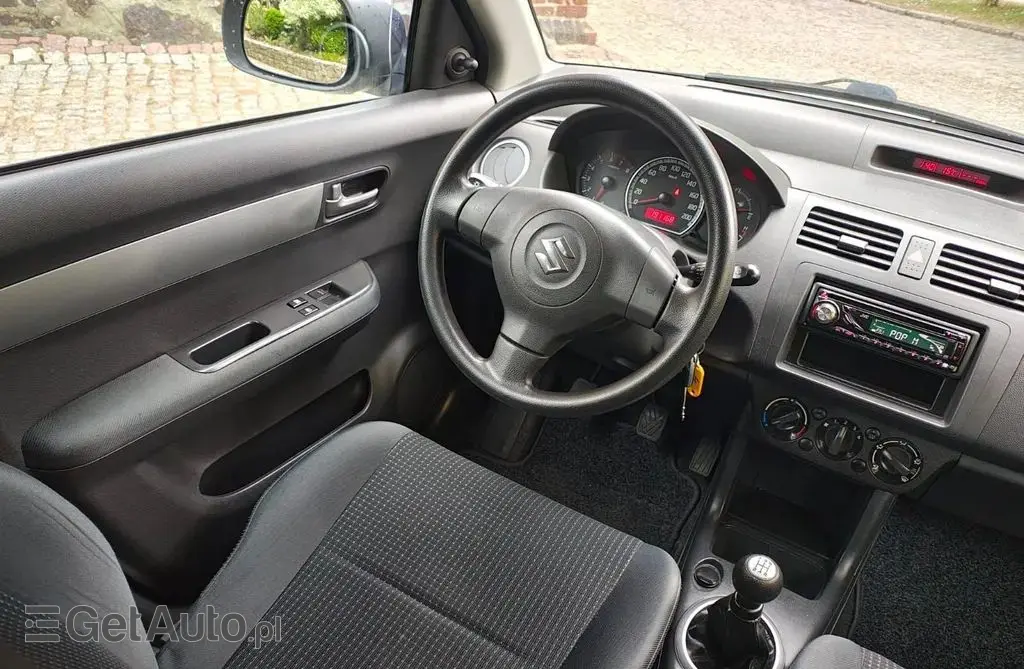 SUZUKI Swift 