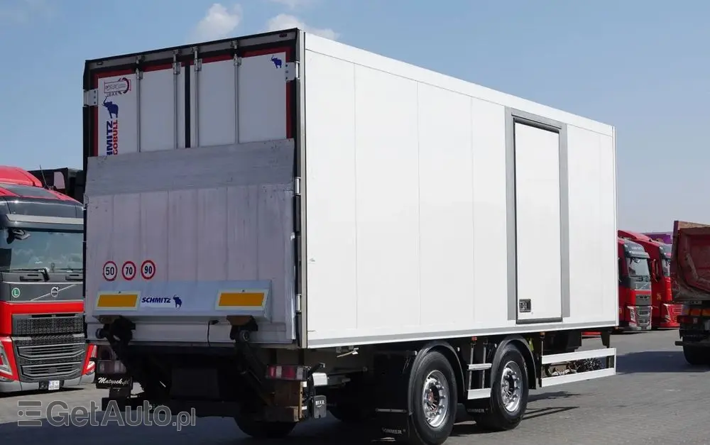 SCHMITZ CARGOBULL PRZYCZEPA  CHŁODNIA / CARIER SUPRA 1250 MT  / WINDA BAR / SAF 