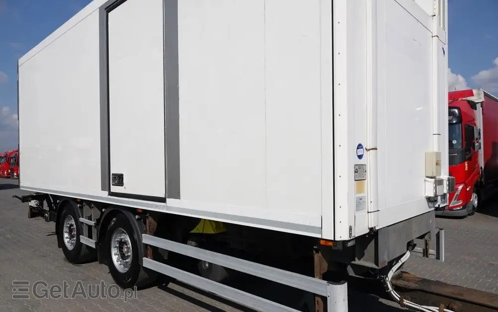 SCHMITZ CARGOBULL PRZYCZEPA  CHŁODNIA / CARIER SUPRA 1250 MT  / WINDA BAR / SAF 