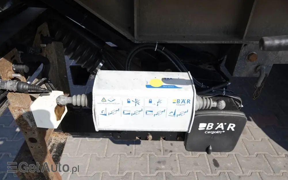 SCHMITZ CARGOBULL PRZYCZEPA  CHŁODNIA / CARIER SUPRA 1250 MT  / WINDA BAR / SAF 