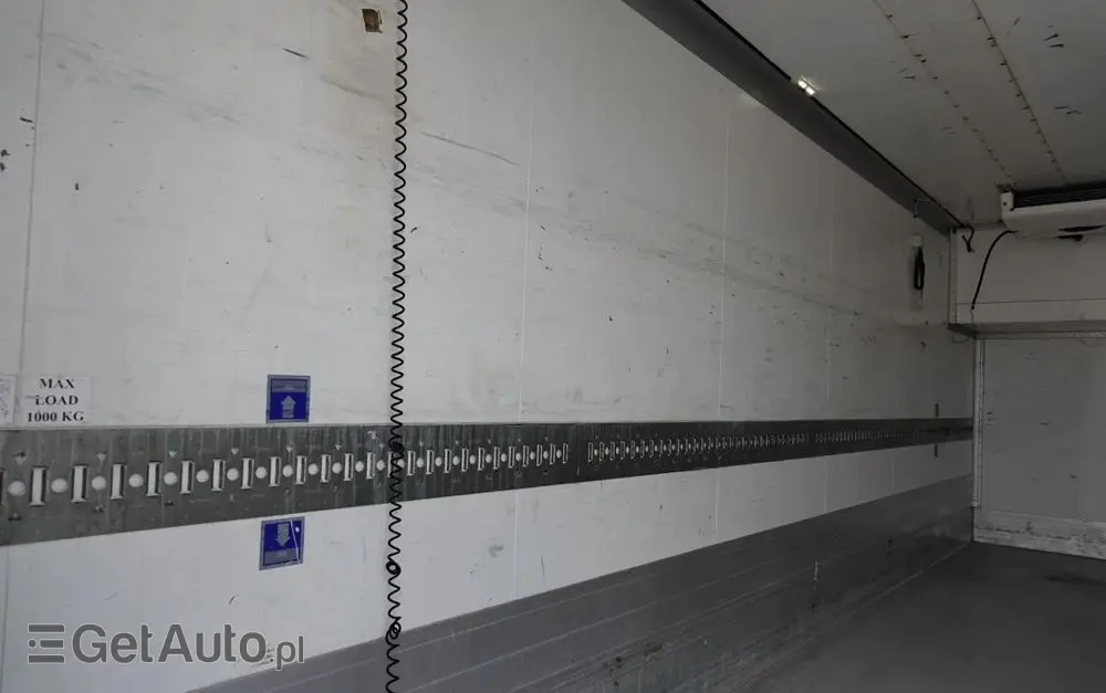 SCHMITZ CARGOBULL PRZYCZEPA  CHŁODNIA / CARIER SUPRA 1250 MT  / WINDA BAR / SAF 