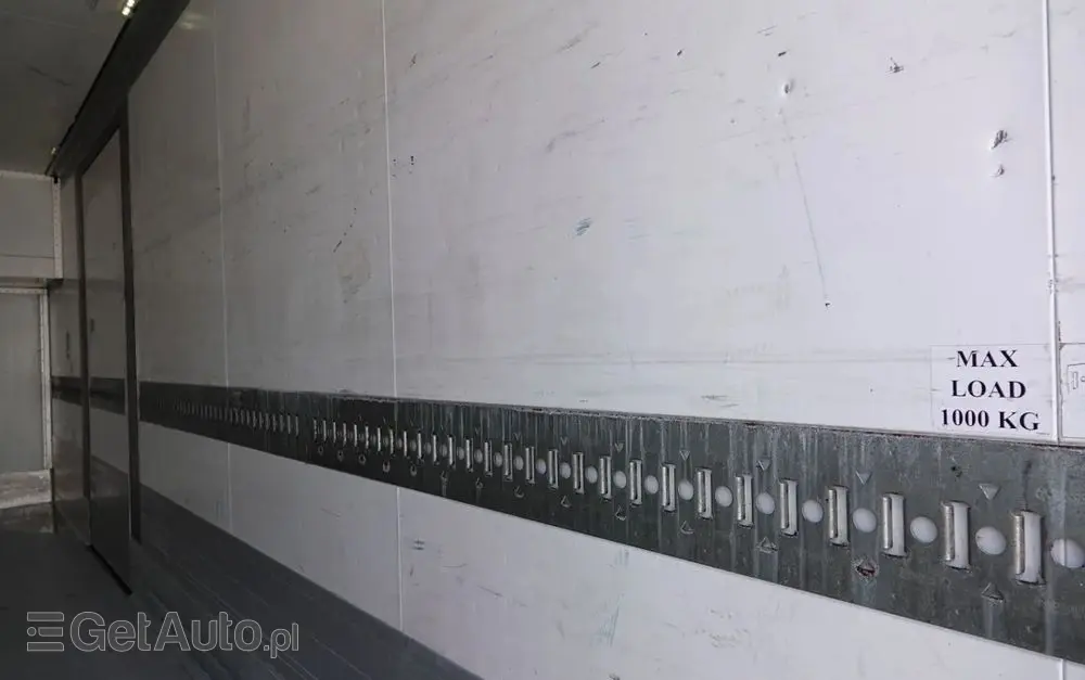 SCHMITZ CARGOBULL PRZYCZEPA  CHŁODNIA / CARIER SUPRA 1250 MT  / WINDA BAR / SAF 