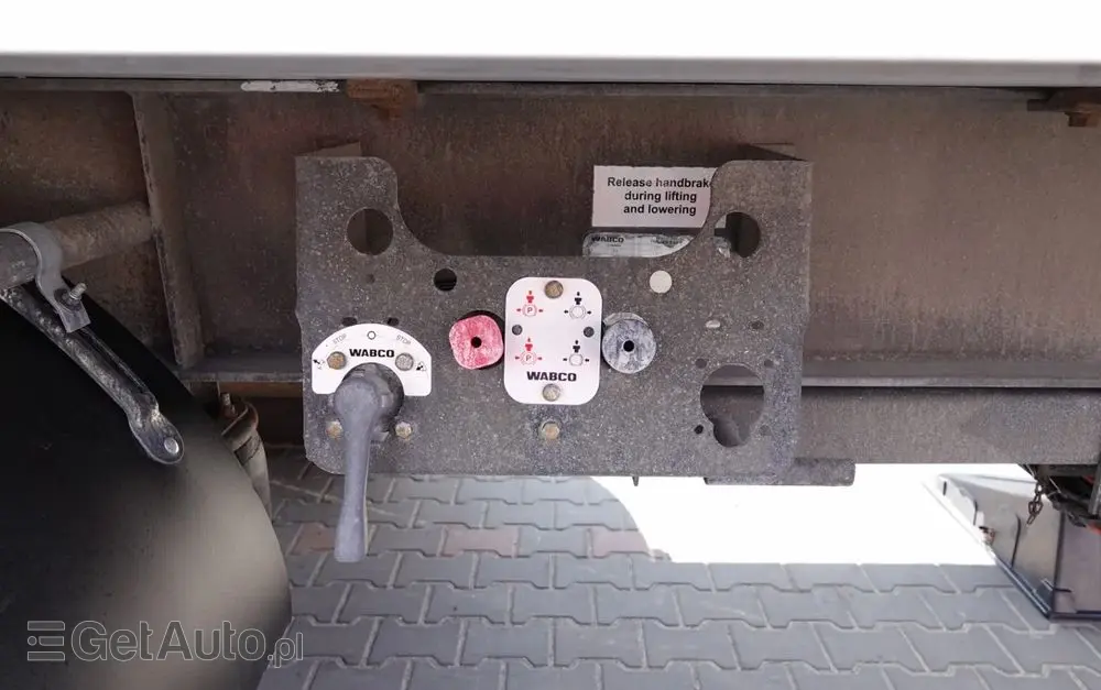 SCHMITZ CARGOBULL PRZYCZEPA  CHŁODNIA / CARIER SUPRA 1250 MT  / WINDA BAR / SAF 