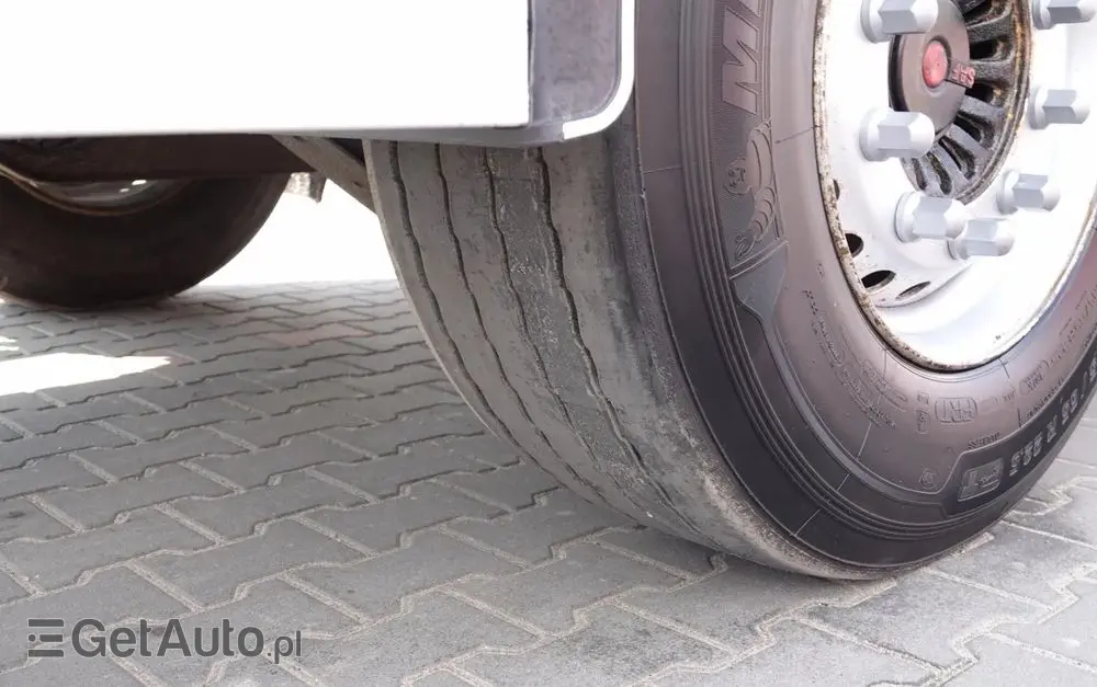 SCHMITZ CARGOBULL PRZYCZEPA  CHŁODNIA / CARIER SUPRA 1250 MT  / WINDA BAR / SAF 