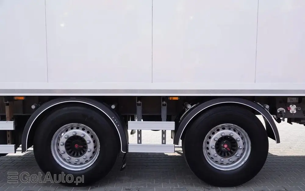 SCHMITZ CARGOBULL PRZYCZEPA  CHŁODNIA / CARIER SUPRA 1250 MT  / WINDA BAR / SAF 