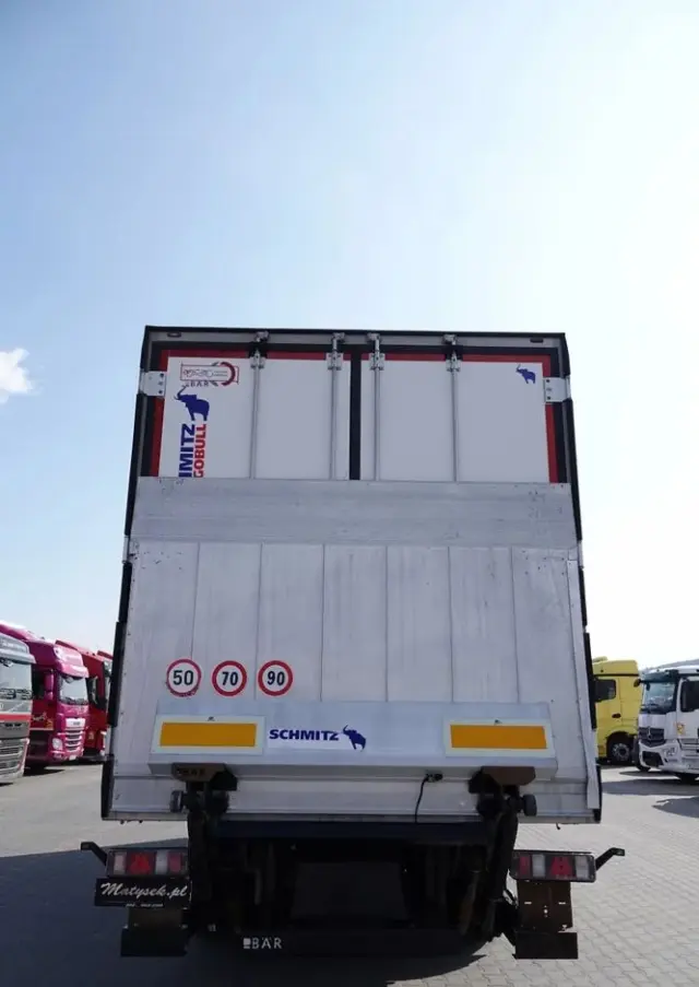 SCHMITZ CARGOBULL PRZYCZEPA  CHŁODNIA / CARIER SUPRA 1250 MT  / WINDA BAR / SAF 