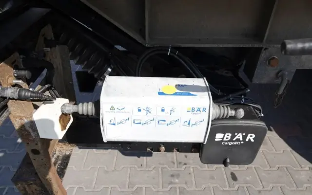 SCHMITZ CARGOBULL PRZYCZEPA  CHŁODNIA / CARIER SUPRA 1250 MT  / WINDA BAR / SAF 