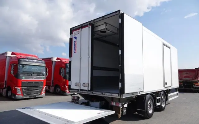 SCHMITZ CARGOBULL PRZYCZEPA  CHŁODNIA / CARIER SUPRA 1250 MT  / WINDA BAR / SAF 
