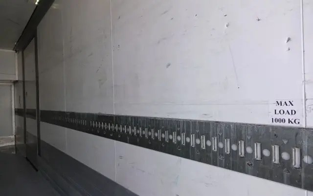 SCHMITZ CARGOBULL PRZYCZEPA  CHŁODNIA / CARIER SUPRA 1250 MT  / WINDA BAR / SAF 