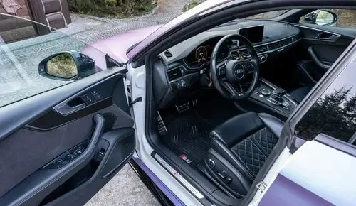 AUDI S5 