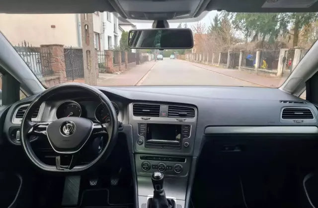 VOLKSWAGEN Golf 1.4 TSI (122 KM)