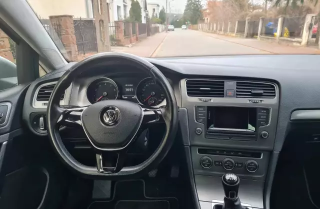 VOLKSWAGEN Golf 1.4 TSI (122 KM)