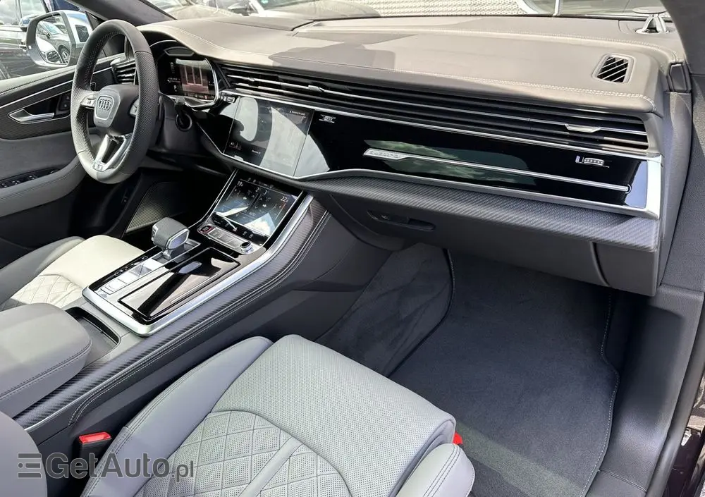 AUDI SQ8 