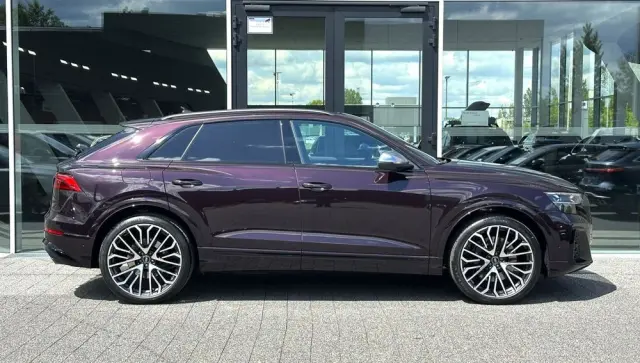 AUDI SQ8 