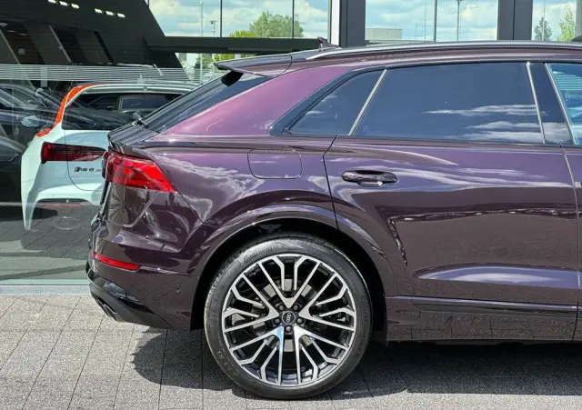AUDI SQ8 