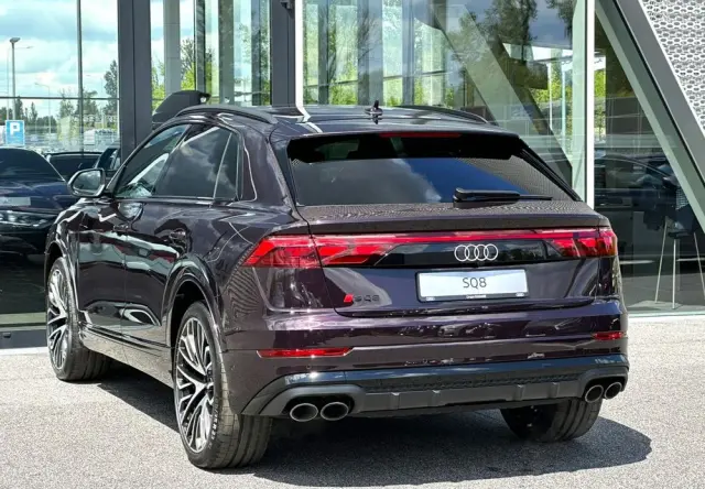 AUDI SQ8 