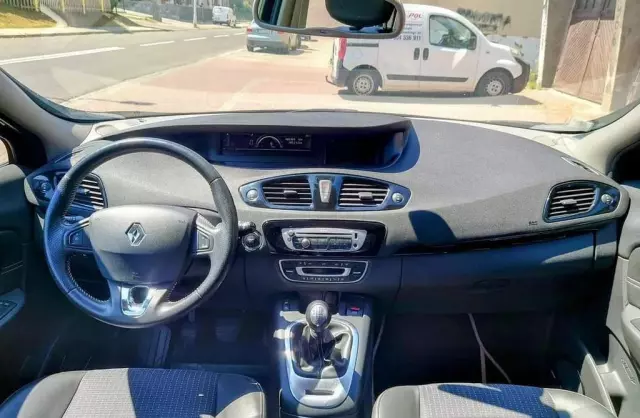 RENAULT Scenic 