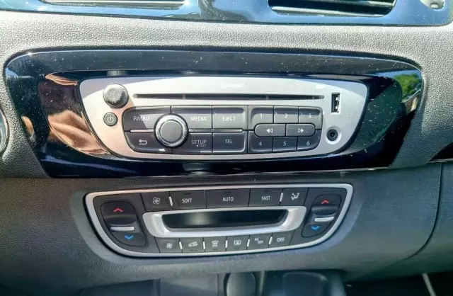 RENAULT Scenic 