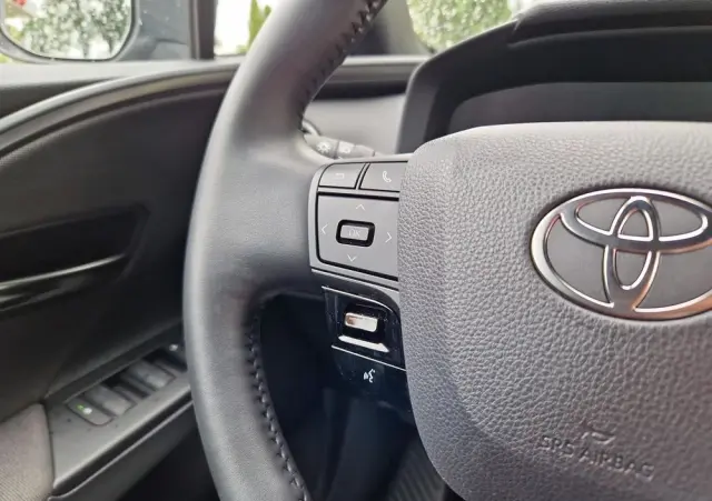 TOYOTA C-HR 2.0 Hybrid Dynamic Force Style