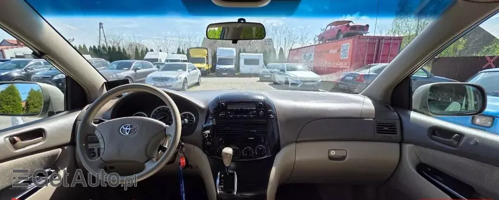 TOYOTA Sienna 