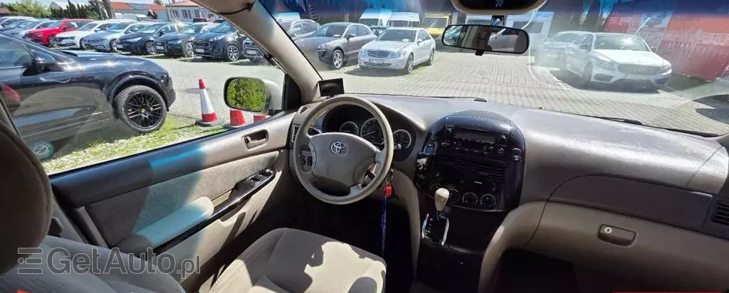 TOYOTA Sienna 