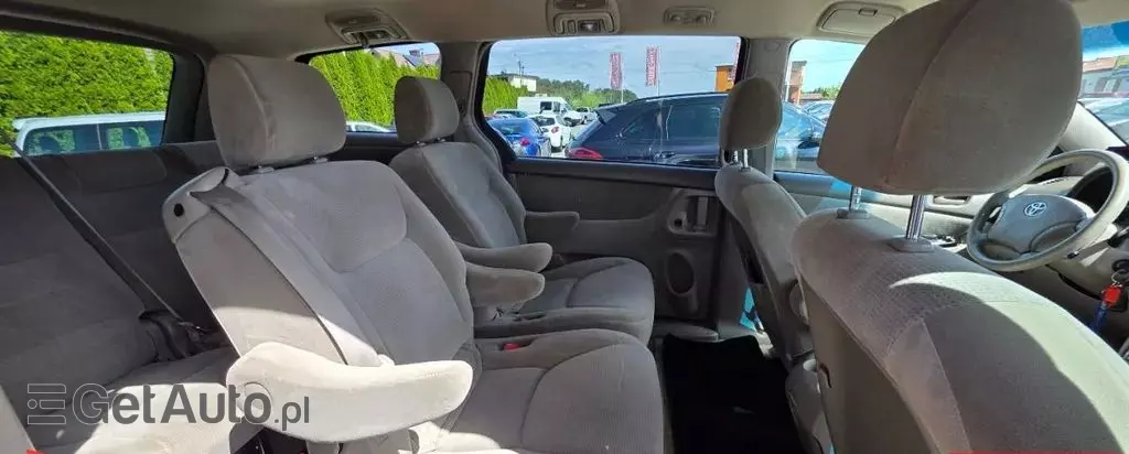 TOYOTA Sienna 