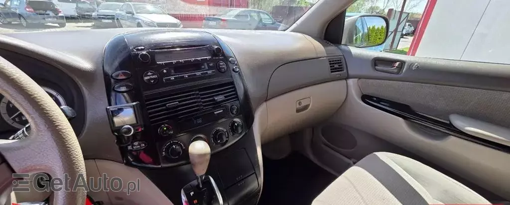 TOYOTA Sienna 