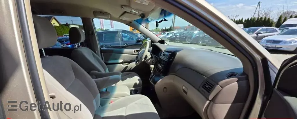 TOYOTA Sienna 