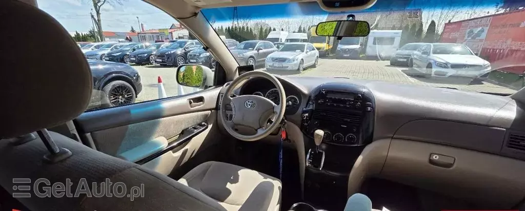 TOYOTA Sienna 