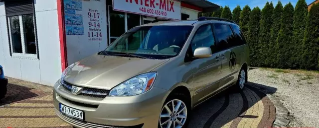 TOYOTA Sienna 