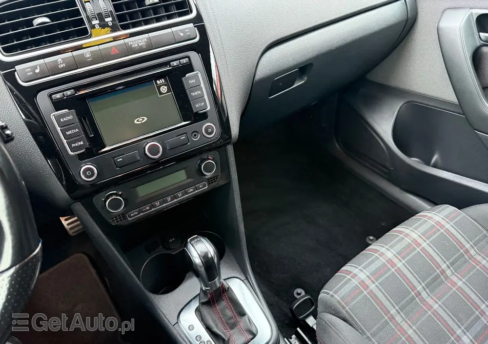 VOLKSWAGEN Polo 1.4 DSG GTI