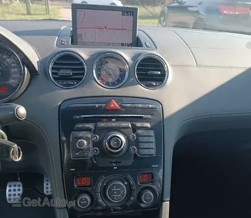 PEUGEOT RCZ 