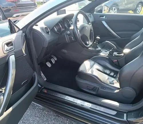PEUGEOT RCZ 