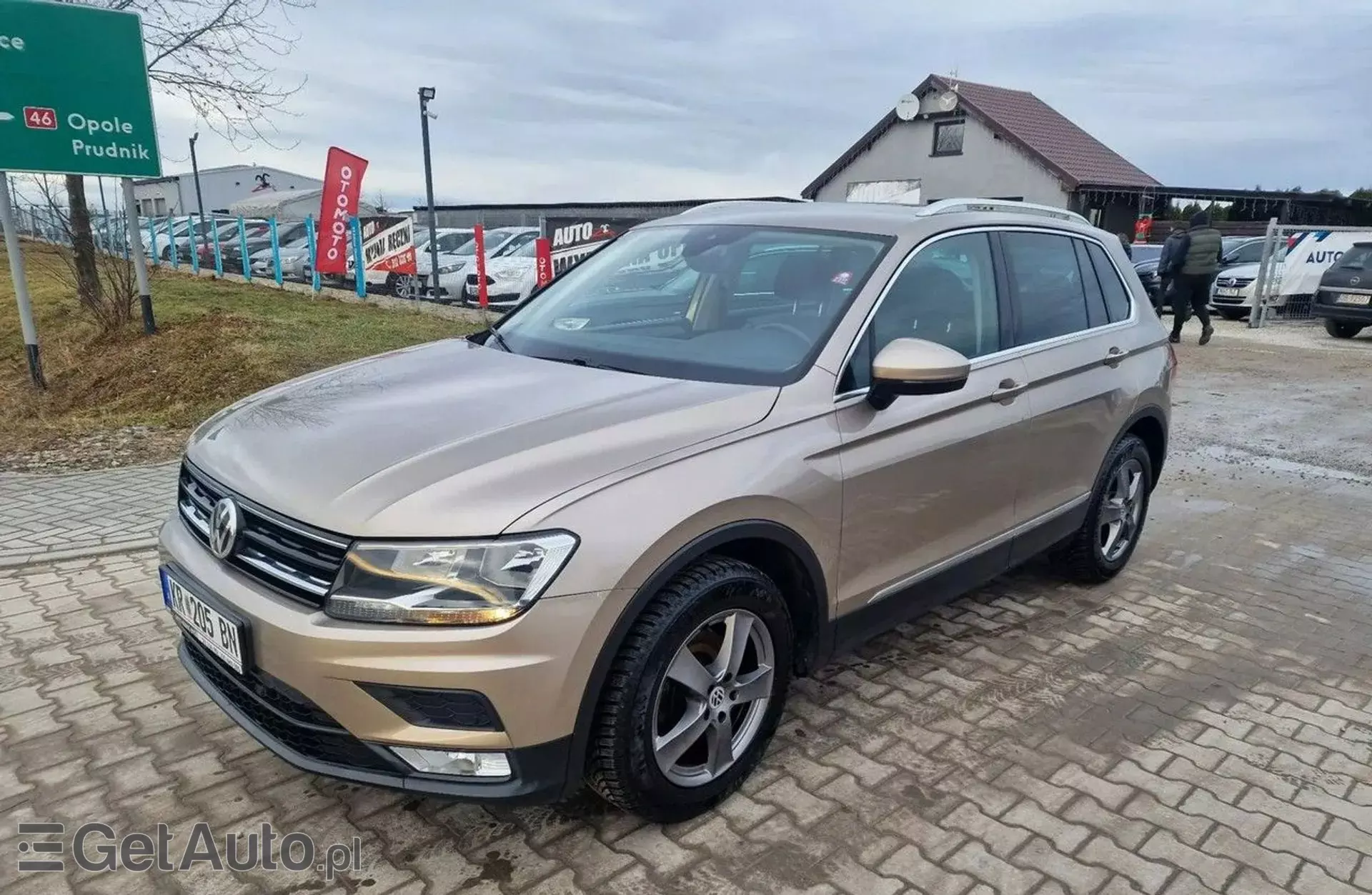 VOLKSWAGEN Tiguan 
