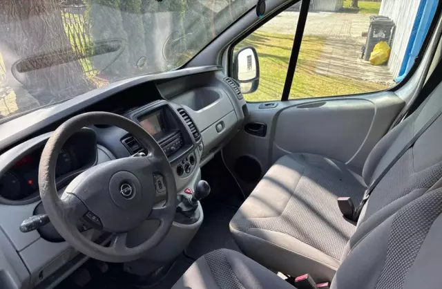OPEL Vivaro 