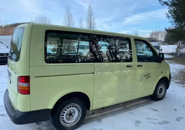 VOLKSWAGEN Transporter T5 