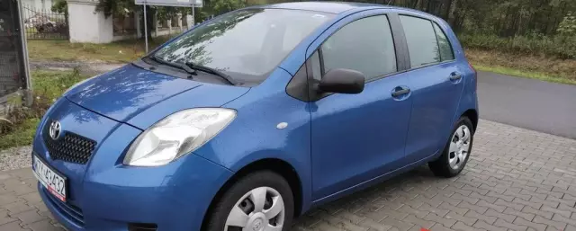 TOYOTA Yaris 