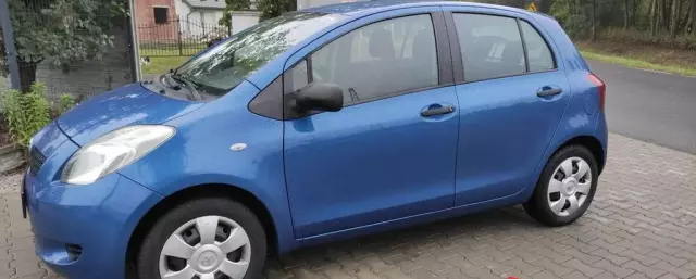 TOYOTA Yaris 