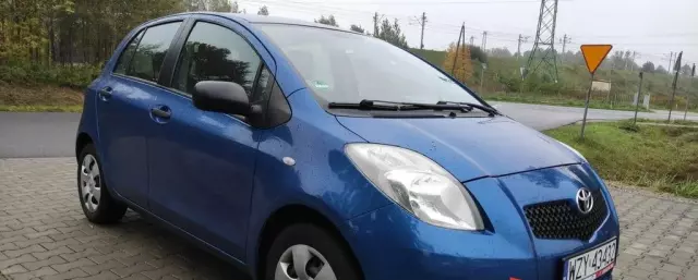TOYOTA Yaris 