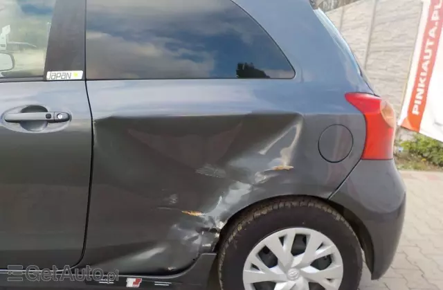 TOYOTA Yaris 