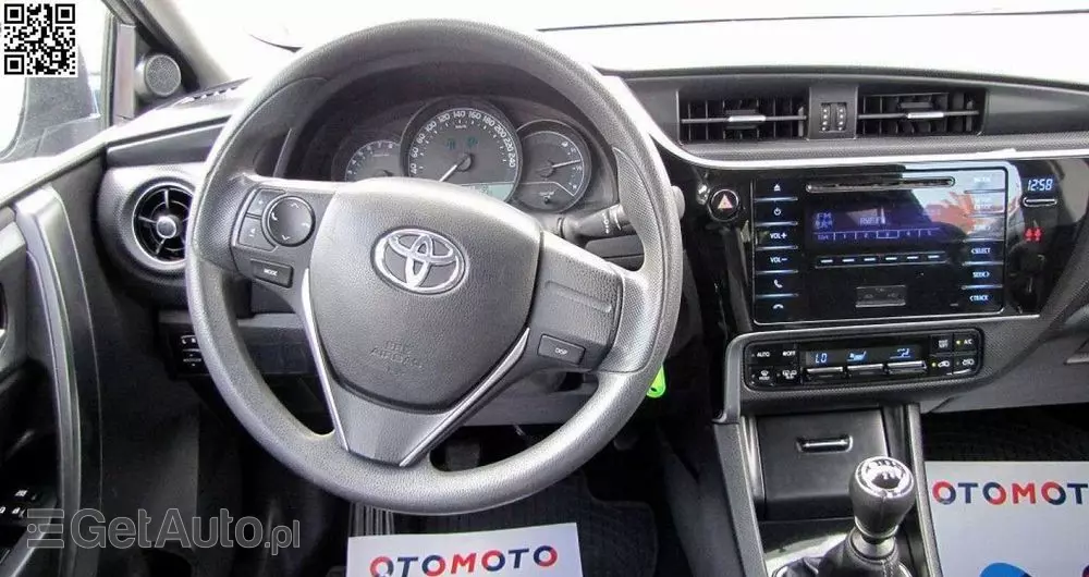 TOYOTA Auris 